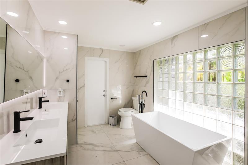 Image 11 of 18 For 9468 2nd St  