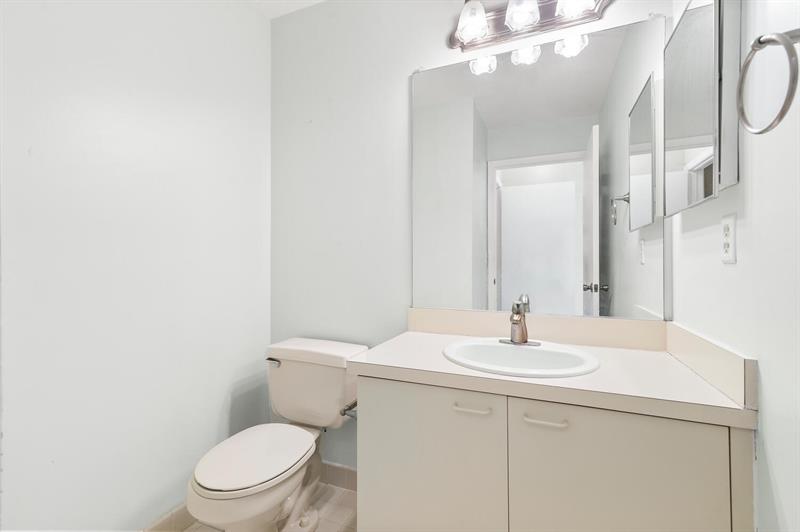 Image 19 of 30 For 3138 Buena Vista Dr