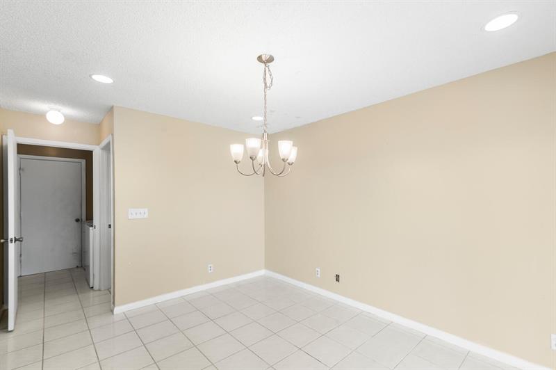 Image 23 of 30 For 3138 Buena Vista Dr