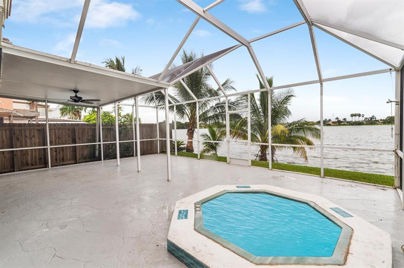 Image 8 of 30 For 3138 Buena Vista Dr