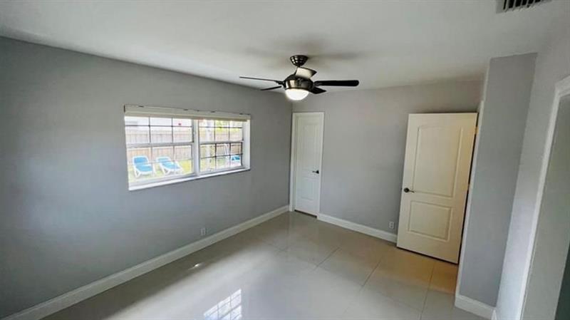 Image 23 of 65 For 732 2nd Ct  