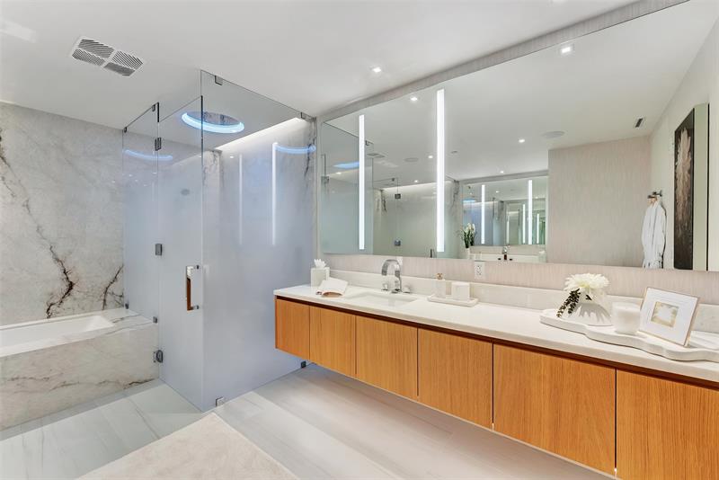 Image 31 of 61 For 2241 17th St  Ph2