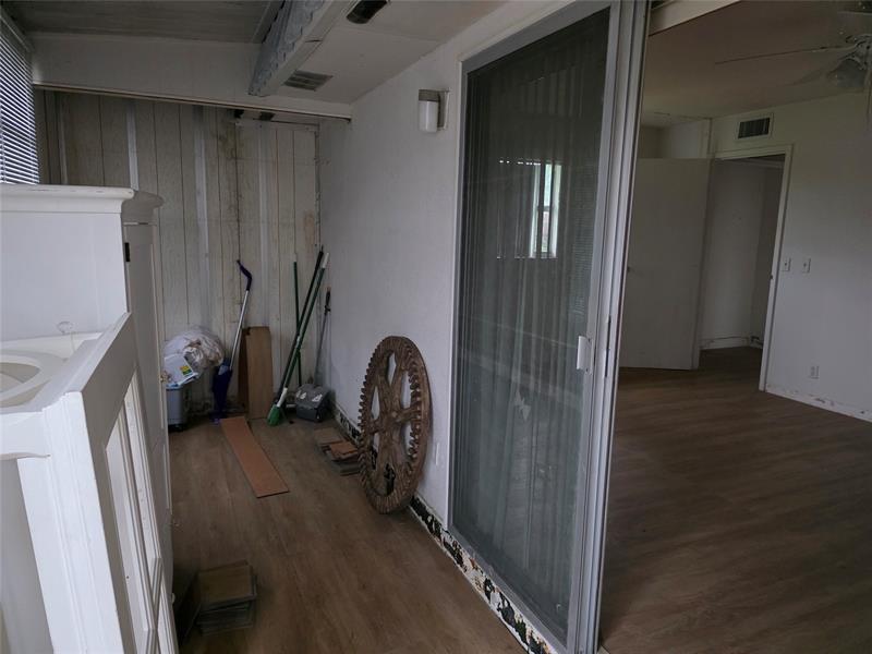 Image 10 of 15 For 123 Seville  123