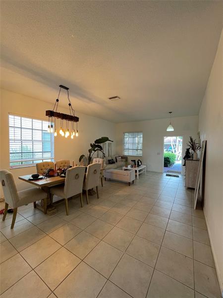 Image 3 of 4 For 4382 Fox Ridge Dr