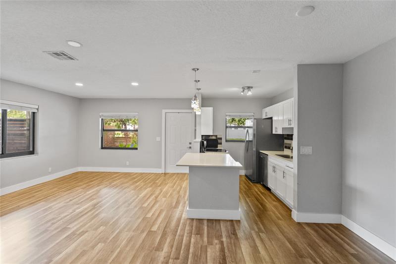 Image 11 of 24 For 2807 Albatross Rd  2