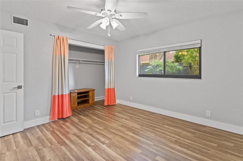 Image 21 of 24 For 2807 Albatross Rd  2