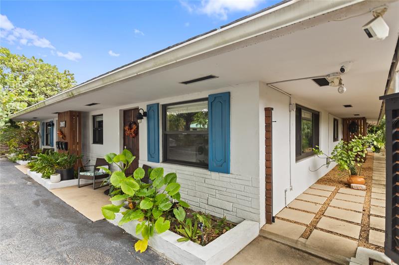 Image 5 of 24 For 2807 Albatross Rd  2
