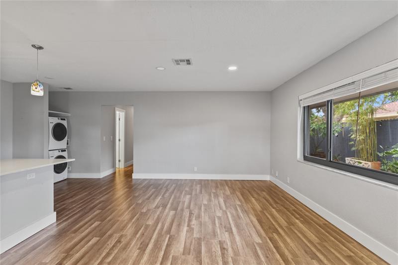 Image 9 of 24 For 2807 Albatross Rd  2