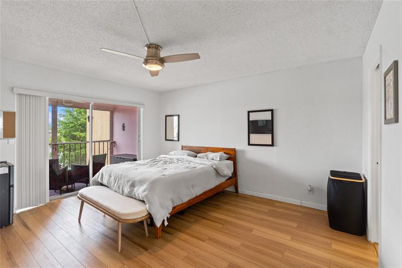 Image 14 of 27 For 3955 Nob Hill Rd  307