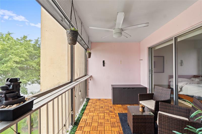 Image 18 of 27 For 3955 Nob Hill Rd  307