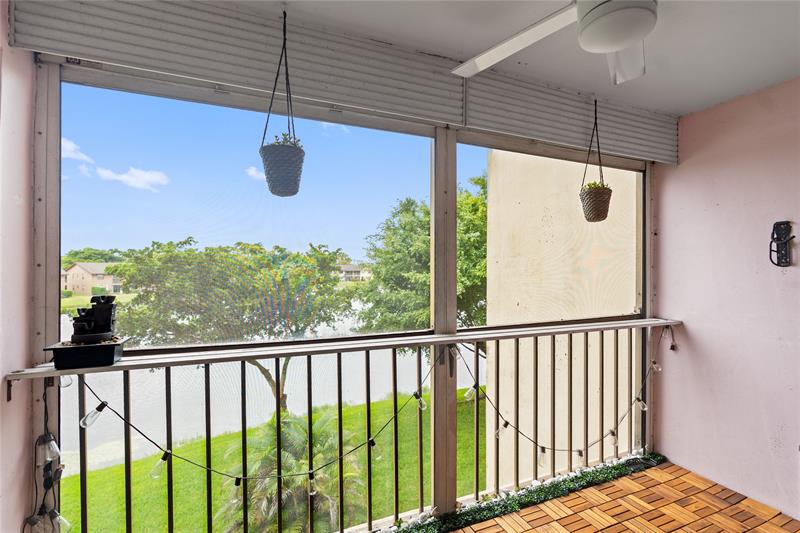 Image 19 of 27 For 3955 Nob Hill Rd  307