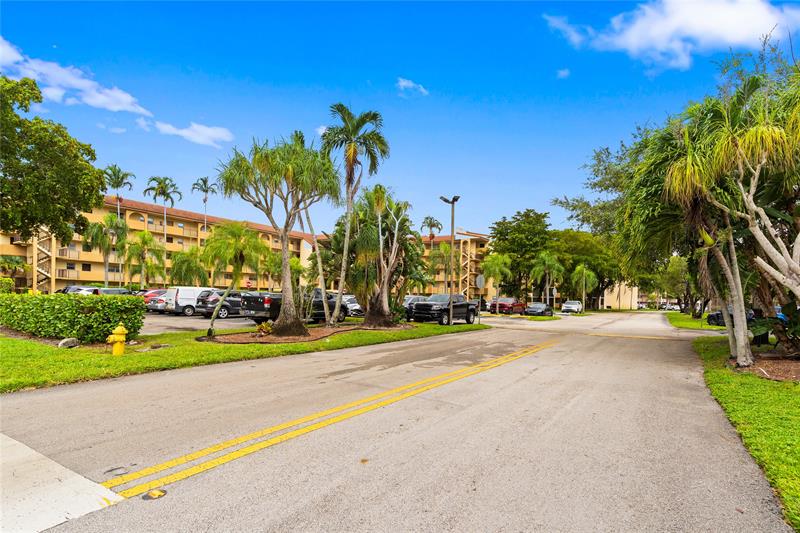 Image 27 of 27 For 3955 Nob Hill Rd  307