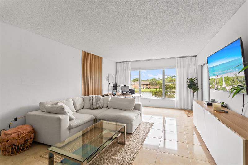 Image 9 of 27 For 3955 Nob Hill Rd  307