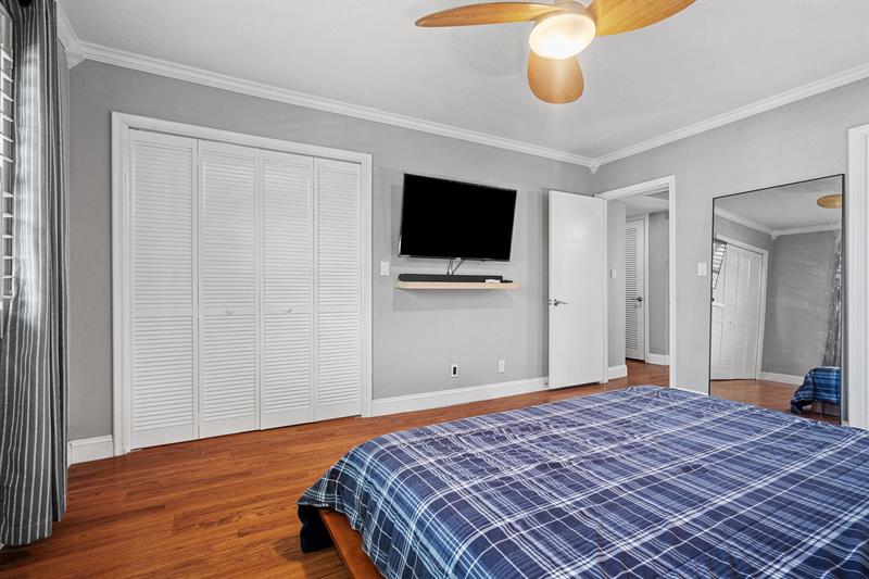 Image 18 of 27 For 72 20th Ct  4c