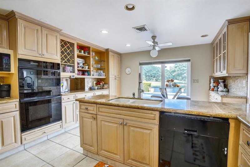 Image 15 of 55 For 9541 Sea Turtle Dr