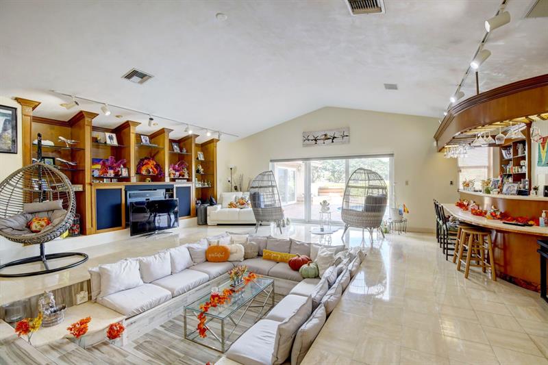 Image 6 of 55 For 9541 Sea Turtle Dr