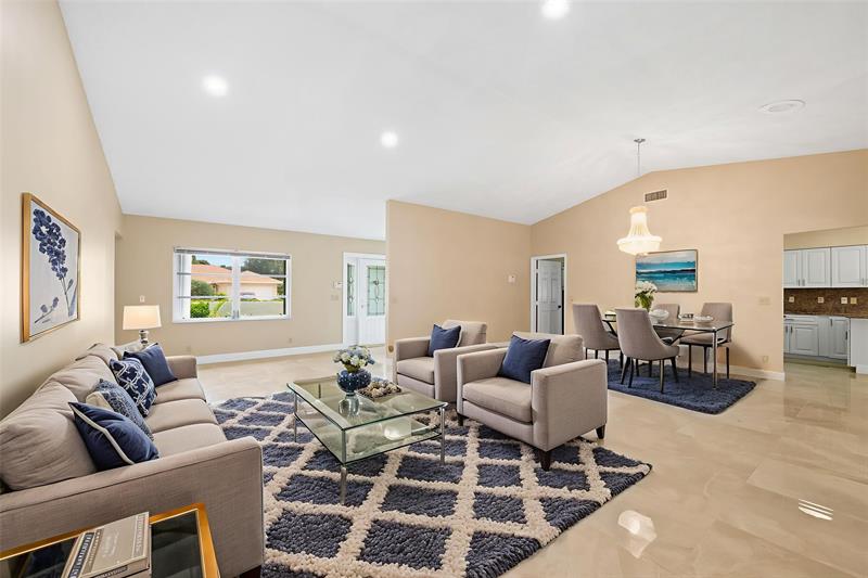 Image 13 of 32 For 10911 Greentrail Dr