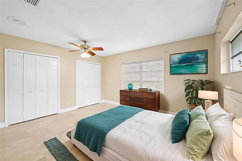 Image 17 of 32 For 10911 Greentrail Dr