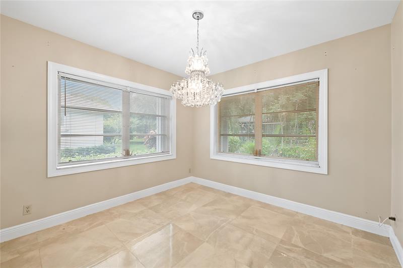 Image 28 of 32 For 10911 Greentrail Dr