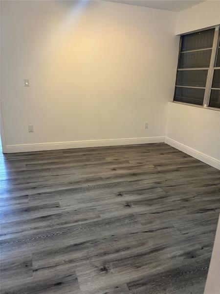 Image 7 of 7 For 351 70th Ter