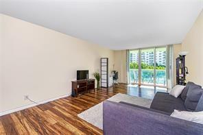 Image 13 of 38 For 19380 Collins Ave  212