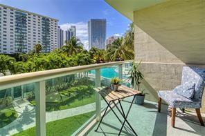 Image 23 of 38 For 19380 Collins Ave  212