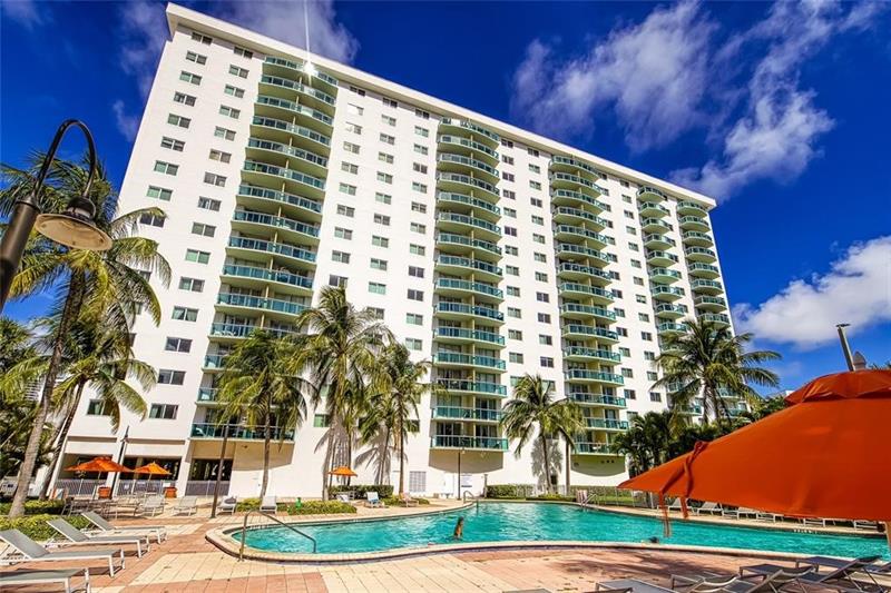 Image 35 of 38 For 19380 Collins Ave  212