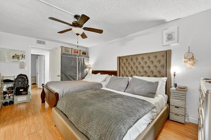 Image 19 of 30 For 7950 Mcnab Rd  302