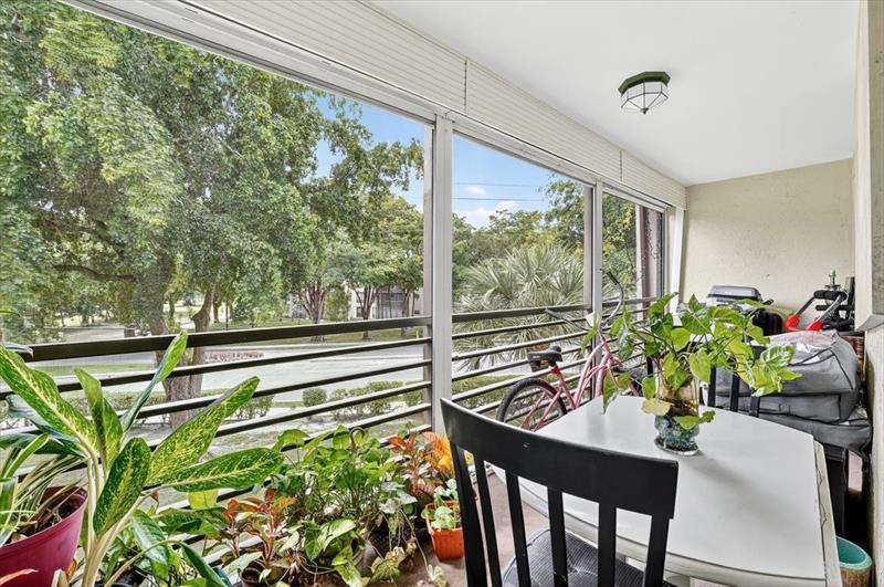 Image 26 of 30 For 7950 Mcnab Rd  302