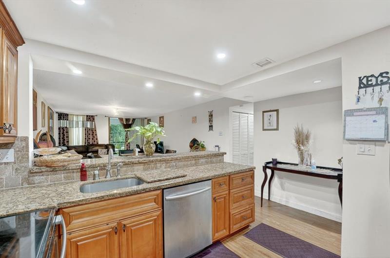 Image 9 of 30 For 7950 Mcnab Rd  302