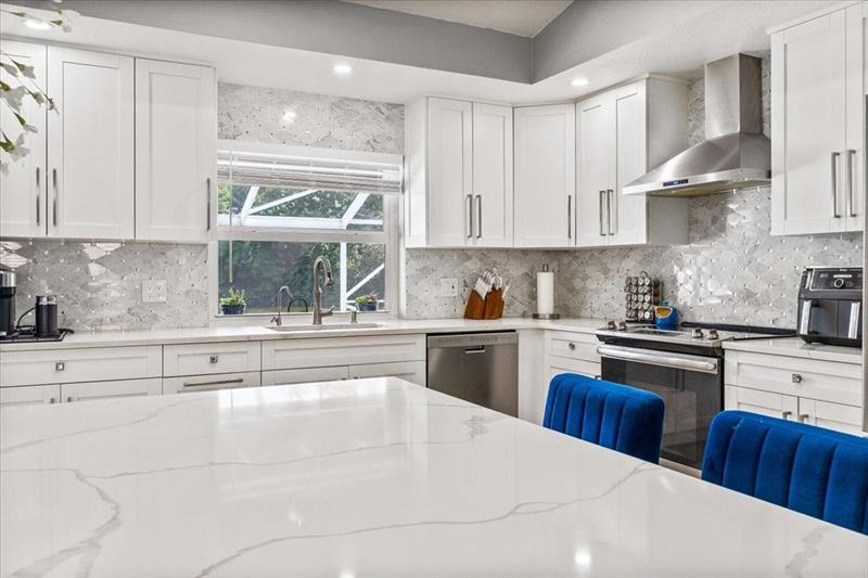 Image 10 of 40 For 10082 Harbourtown Ct