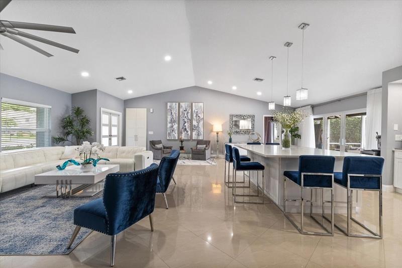 Image 11 of 40 For 10082 Harbourtown Ct