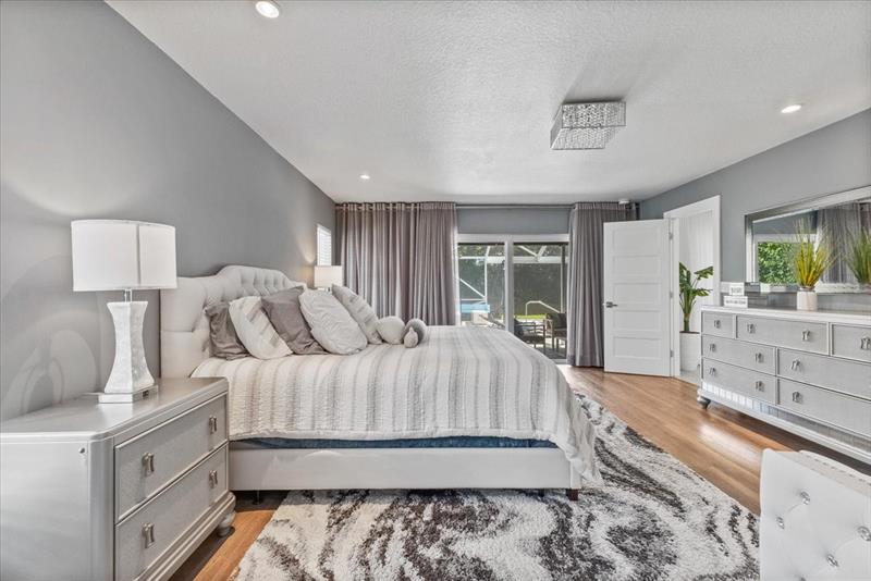 Image 17 of 40 For 10082 Harbourtown Ct