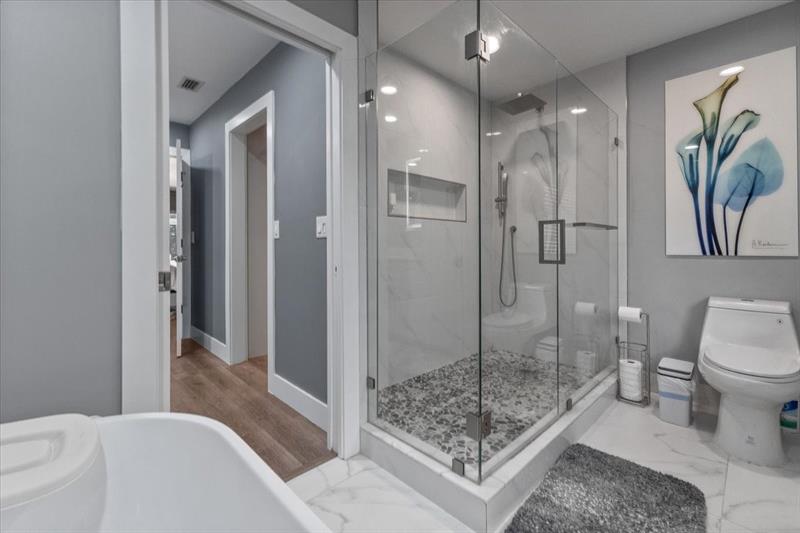 Image 18 of 40 For 10082 Harbourtown Ct