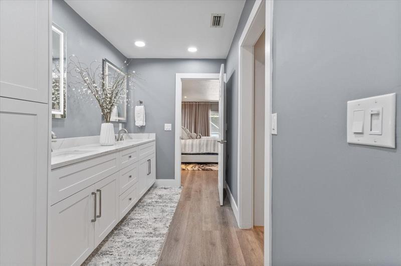 Image 20 of 40 For 10082 Harbourtown Ct