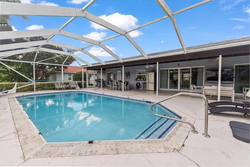 Image 3 of 40 For 10082 Harbourtown Ct