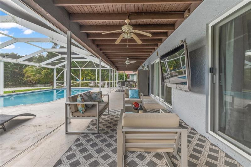 Image 36 of 40 For 10082 Harbourtown Ct