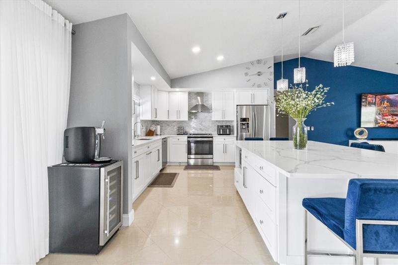 Image 6 of 40 For 10082 Harbourtown Ct