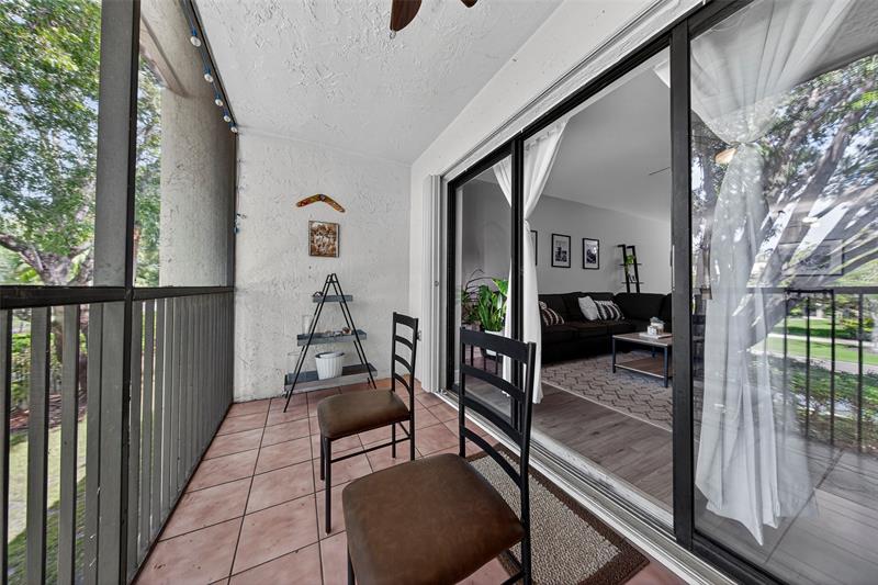 Image 13 of 35 For 412 Lakeview Dr  202