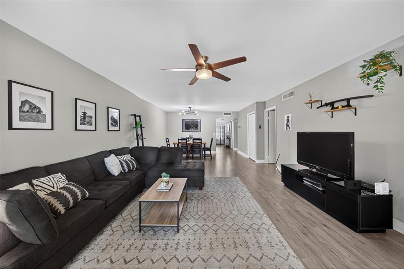 Image 15 of 35 For 412 Lakeview Dr  202