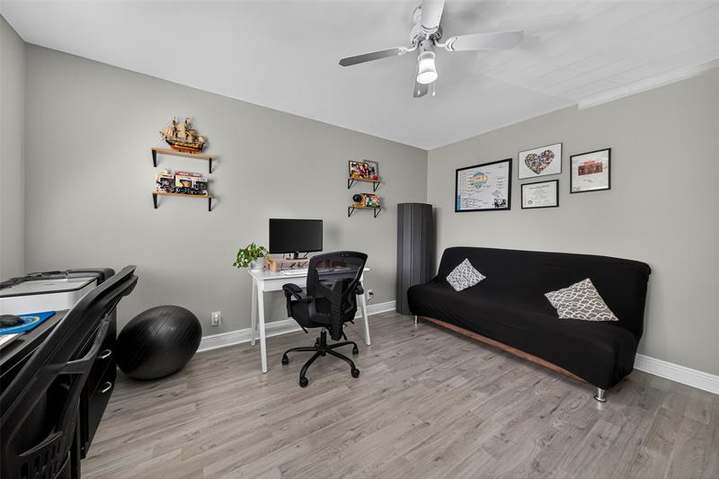 Image 27 of 35 For 412 Lakeview Dr  202