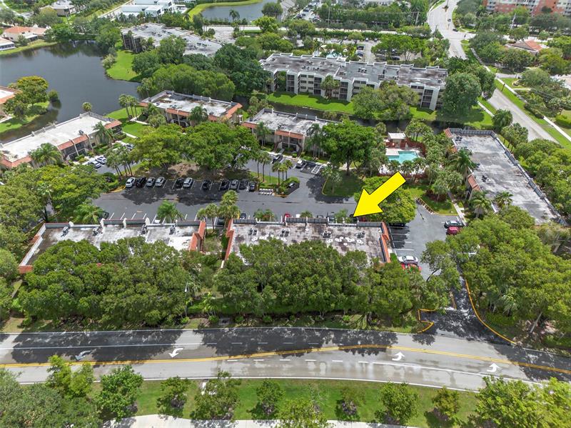 Image 3 of 35 For 412 Lakeview Dr  202