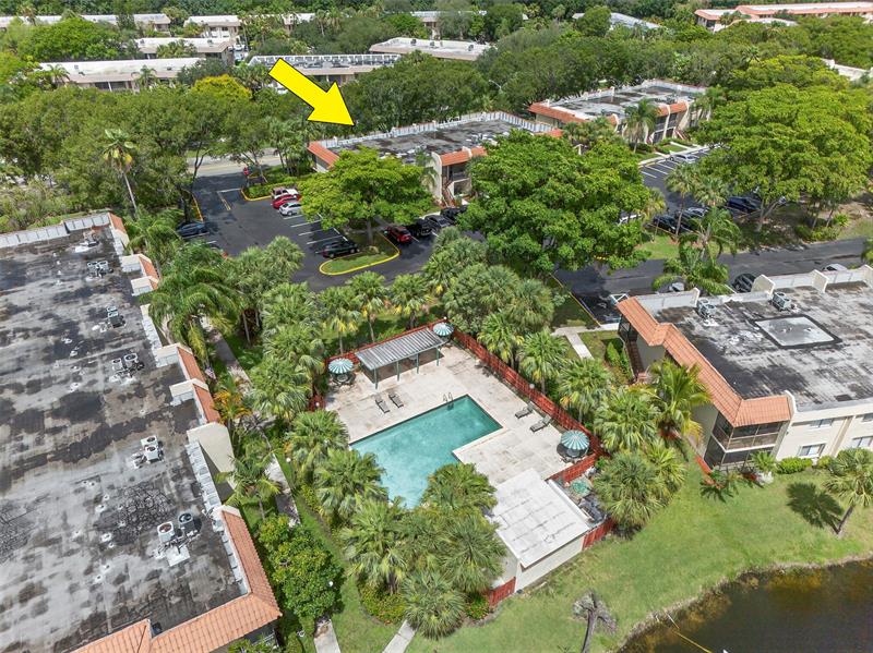 Image 4 of 35 For 412 Lakeview Dr  202