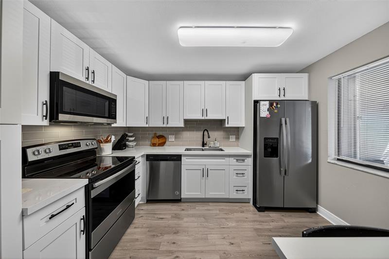 Image 6 of 35 For 412 Lakeview Dr  202