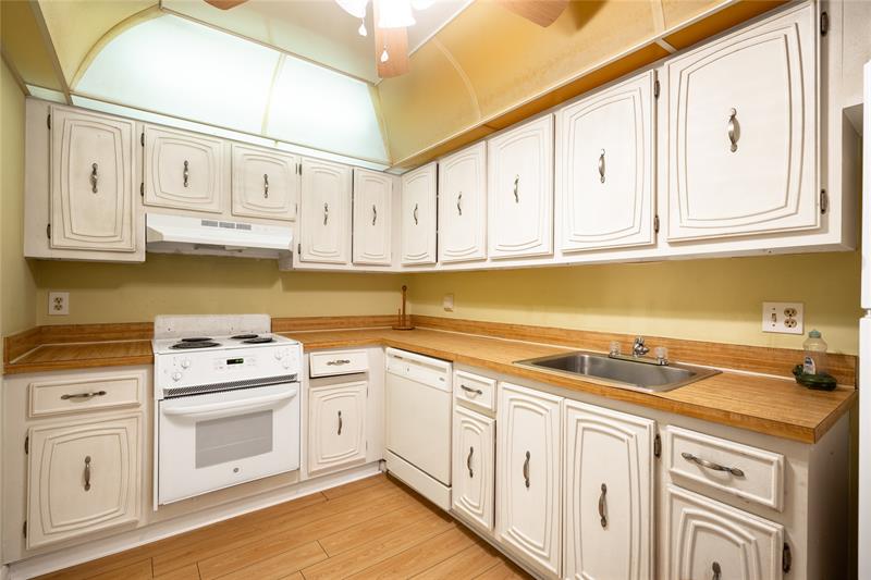 Image 18 of 35 For 101 Briny Ave  2509