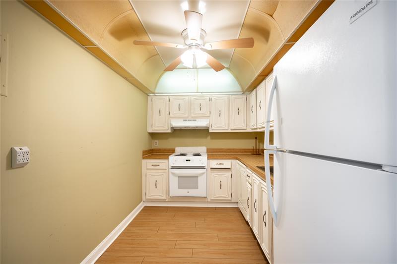Image 19 of 35 For 101 Briny Ave  2509