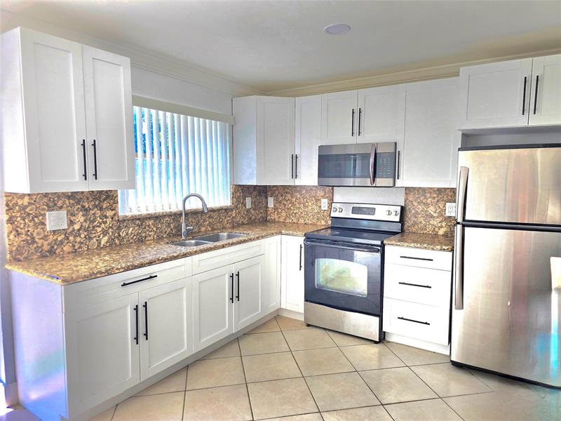 Image 11 of 16 For 6138 Southgate Blvd