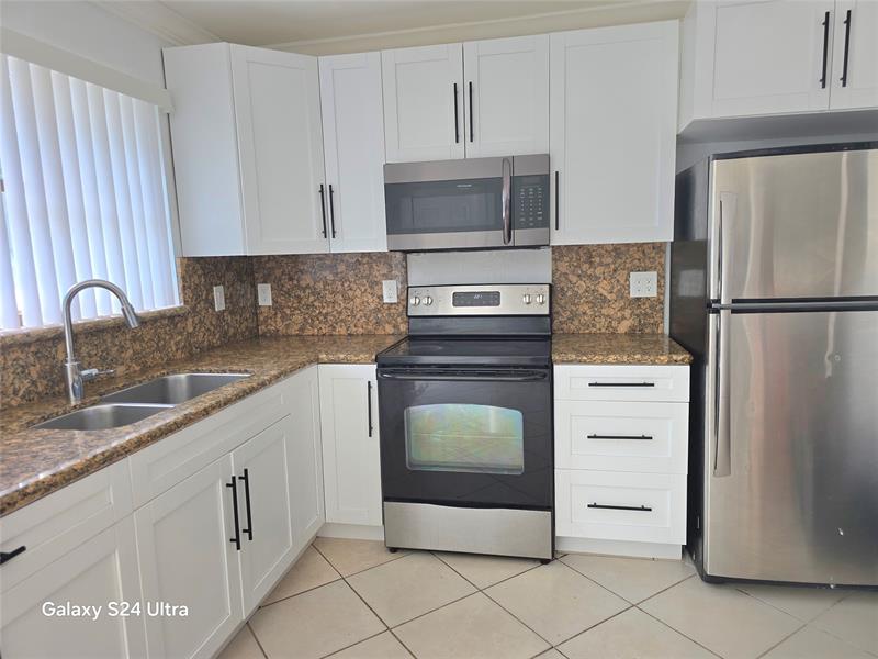 Image 13 of 16 For 6138 Southgate Blvd