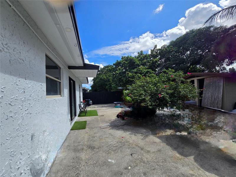 Image 9 of 16 For 6138 Southgate Blvd