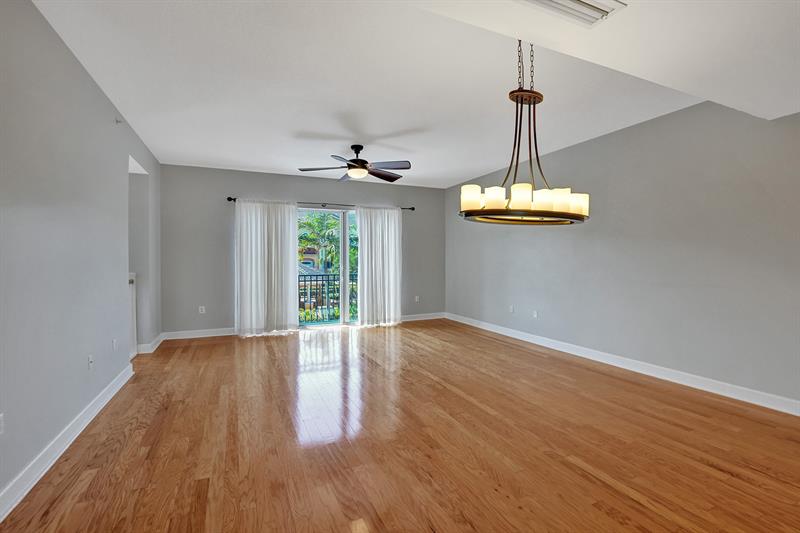 Image 10 of 45 For 1861 Coral Heights Blvd  502